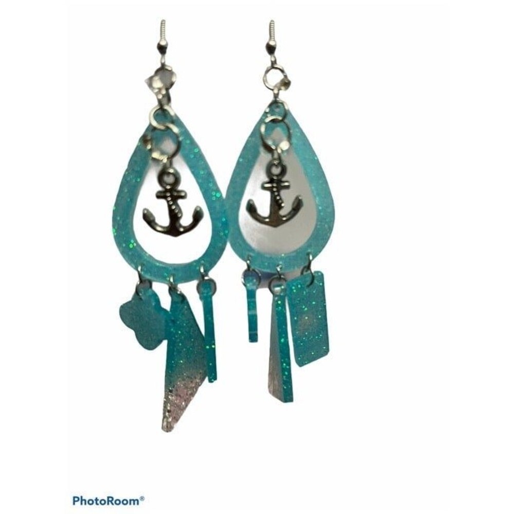 Anchor charm in teardrop resin -3 dangle